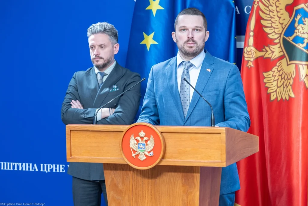Mikić: Pozivamo rukovodstvo Skupštine da ne izbjegava glasanje o povećanju penzija