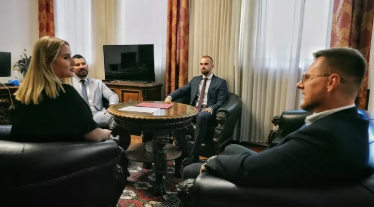 Savjet omladinskih inicijativa predsjednika Crne Gore i Akademska dijaspora potpisali Memorandum o saradnji