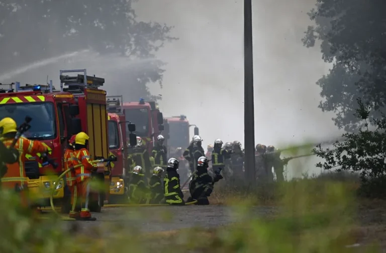 Razorni požari haraju Evropom: Evakuisane stotine hiljada ljudi, stiže novi toplotni udar