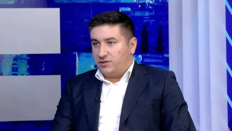 Dajković: Crnogorska policija mene pretresa pored 200 putnika