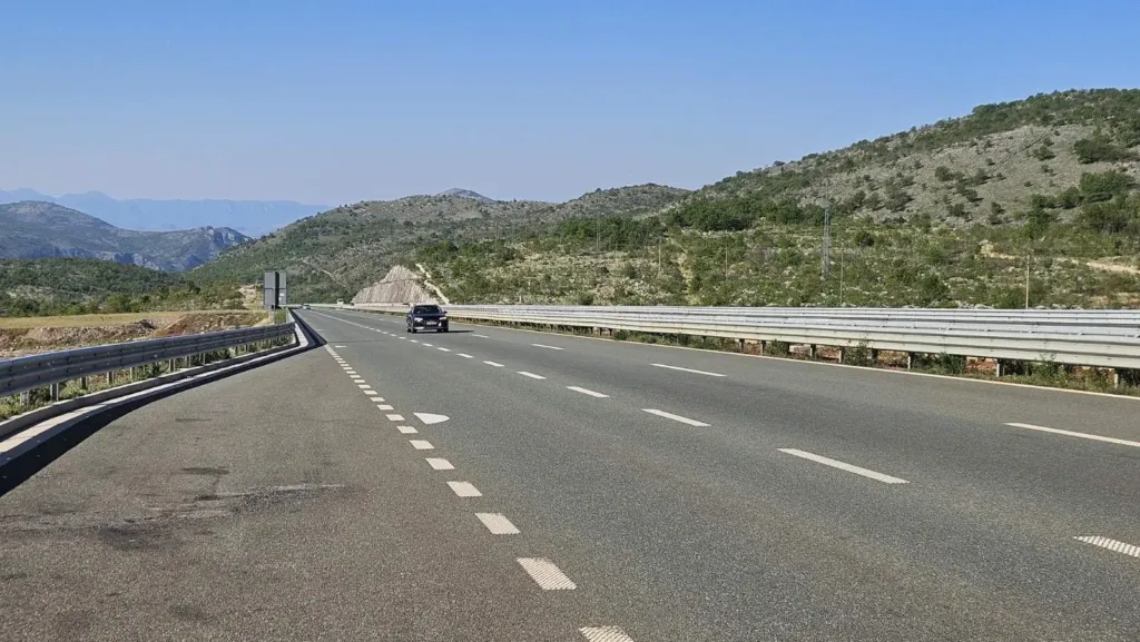 U subotu prošlo rekordnih 21,46 hiljada vozila na auto-putu