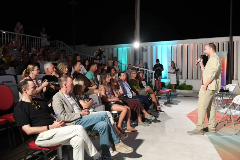Tivat Film Wave festival zatvoren razgovorom sa Vinkom Brešanom i Sandrom Boticom Brešan uz priznanje za izuzetnu filmsku saradnju