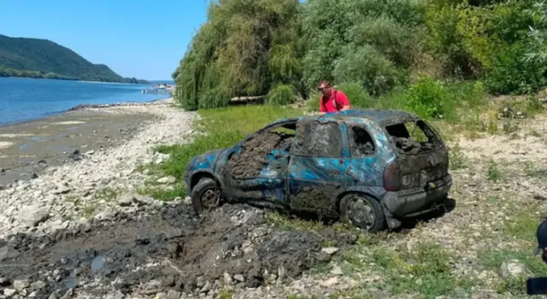 Zbog niskog vodostaja Dunava isplivao automobil ukraden prije 13 godina